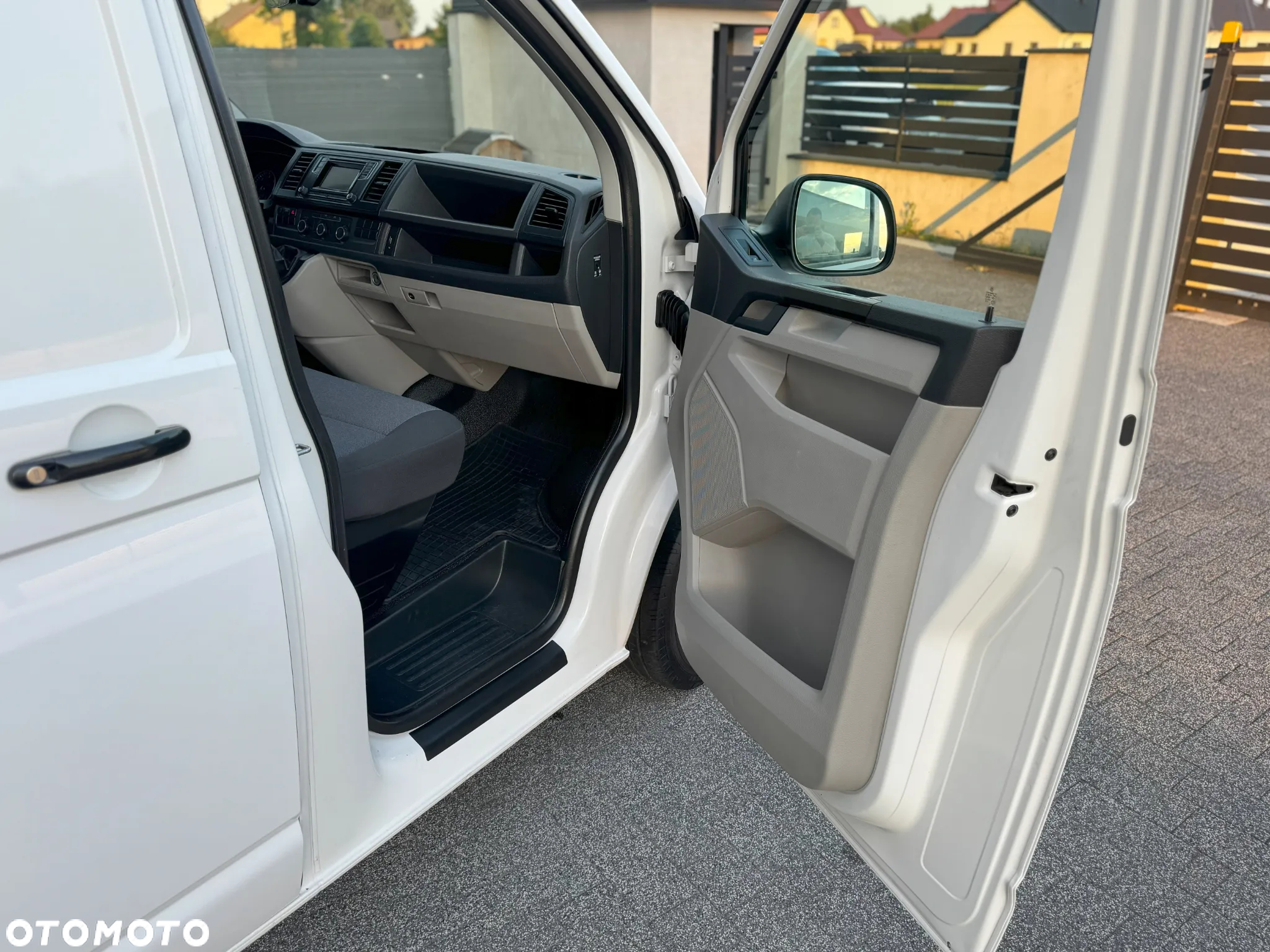 Volkswagen Transporter - 21
