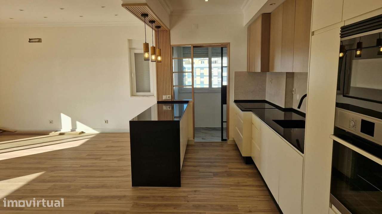 Apartamento T3 - Arangues Totalmente Remodelado - Vista Desafogada - Grande imagem: 2/26