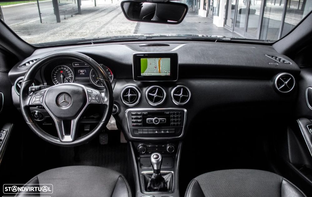 Mercedes-Benz A 180 d AMG Line - 30