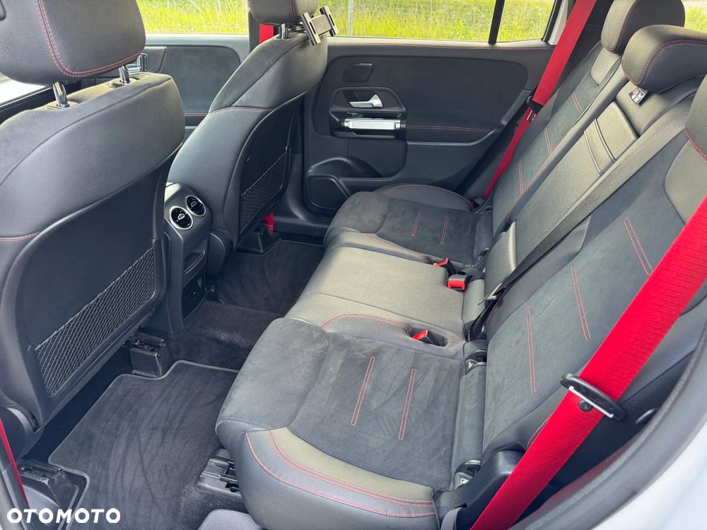 Mercedes-Benz GLB - 9