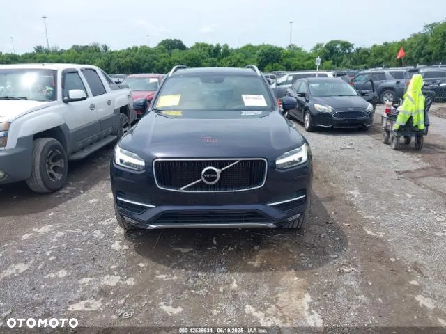 Volvo XC 90 - 9