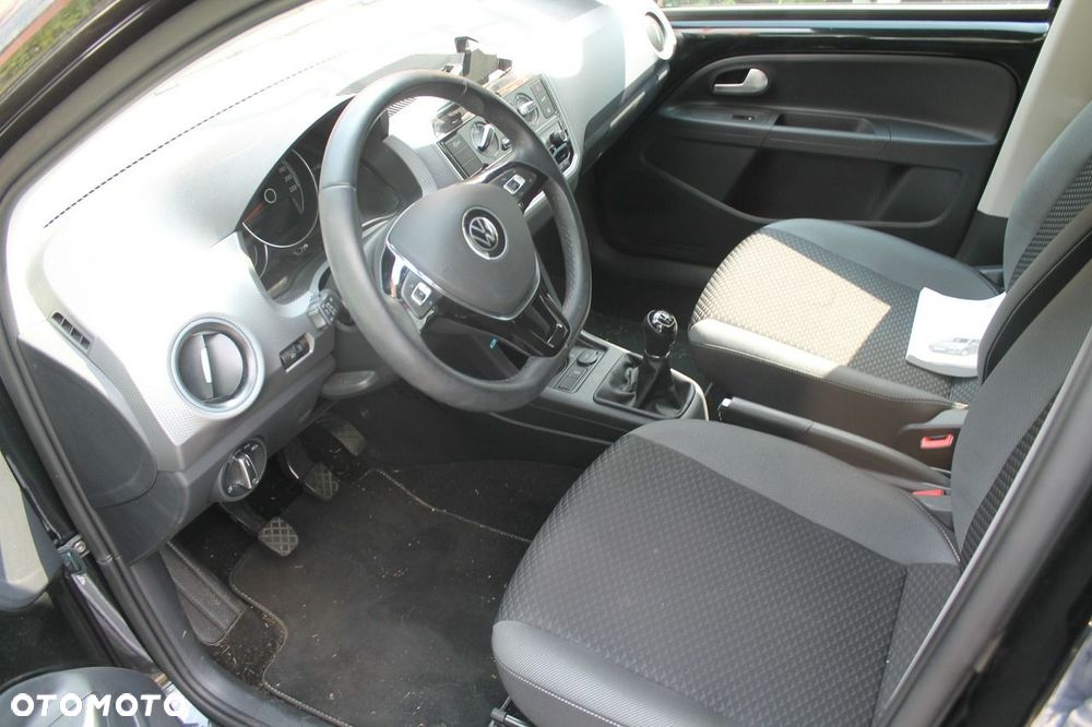 Volkswagen up! Active - 5