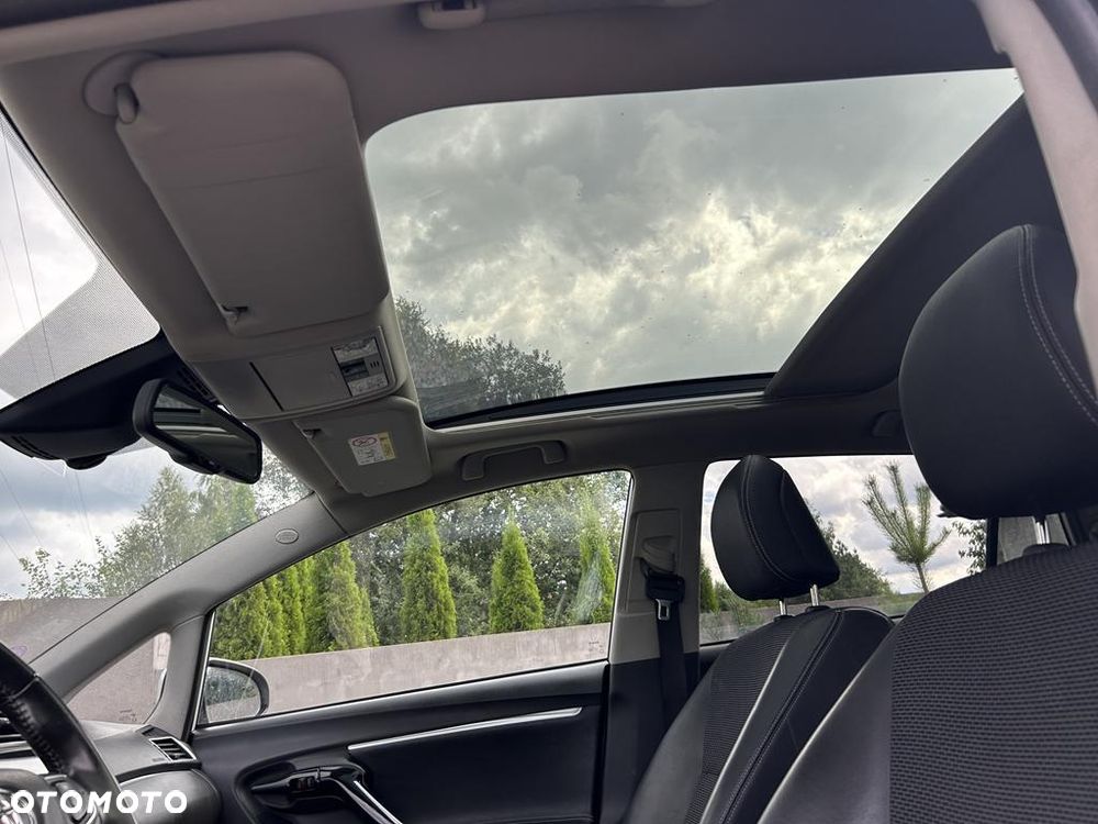 Toyota Verso 1.6 Premium - 16