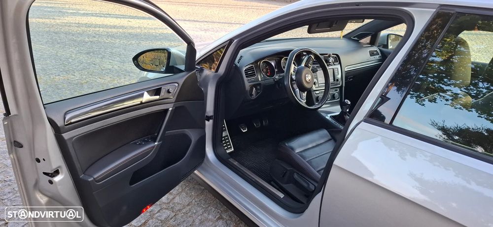 Volkswagen Golf 2.0 TSi GTi Performance — fotografia 8