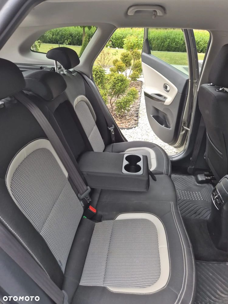 Kia Ceed - 16