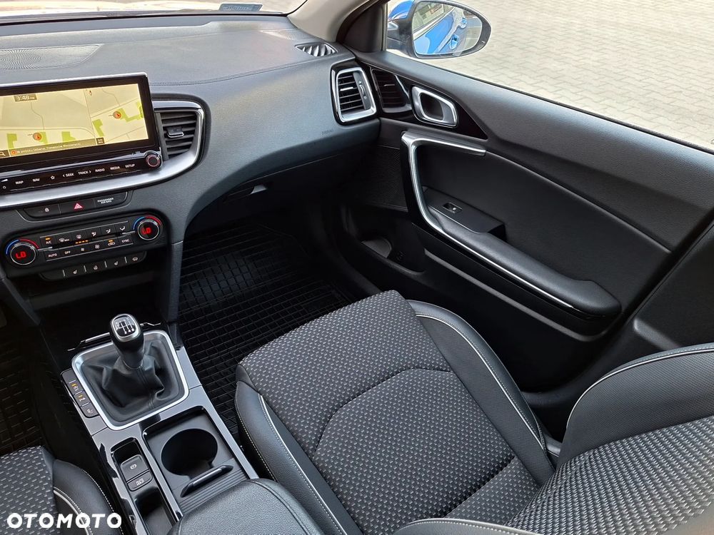 Kia XCeed 1.5 T-GDI L Business Line - 28