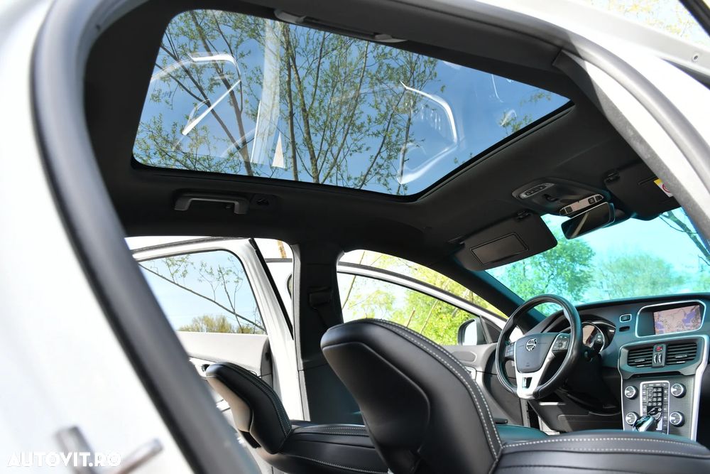 Volvo V40 D3 Geartronic RDesign - 18