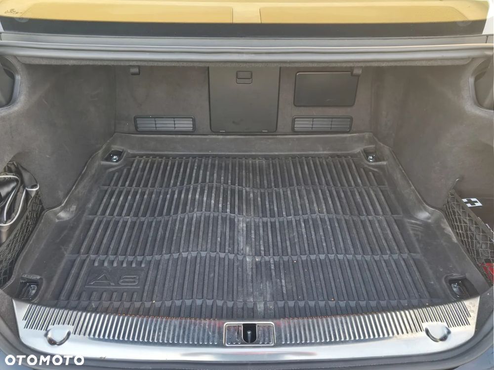 Audi A8 4.2 TDI Quattro - 10