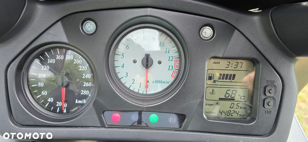 Honda VFR - 11