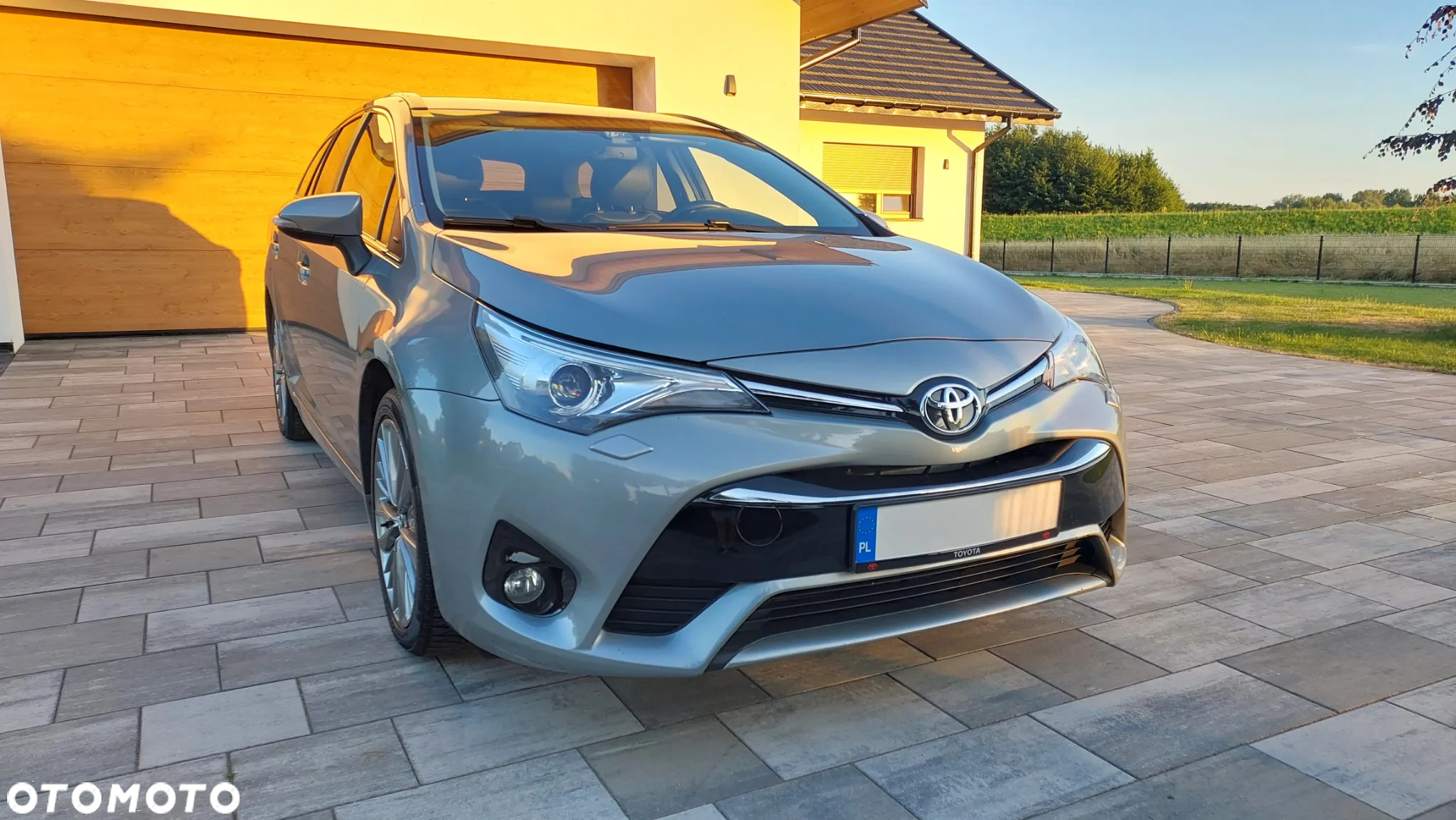 Toyota Avensis - 8