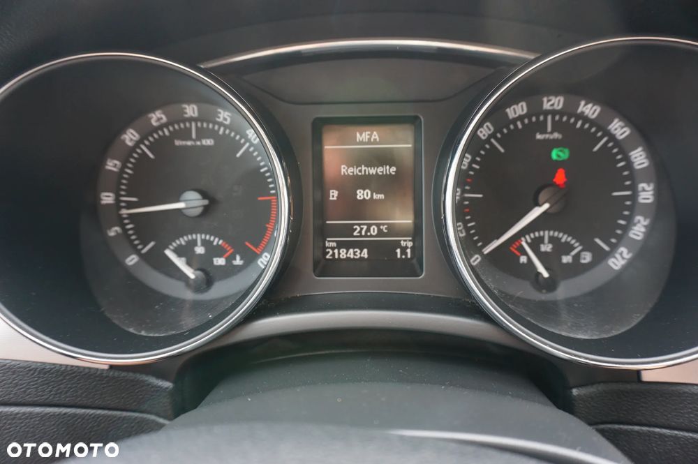 Skoda Superb 2.0 TDI DSG FAMILY - 36