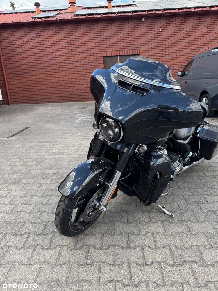 Harley-Davidson CVO Street Glide - 1