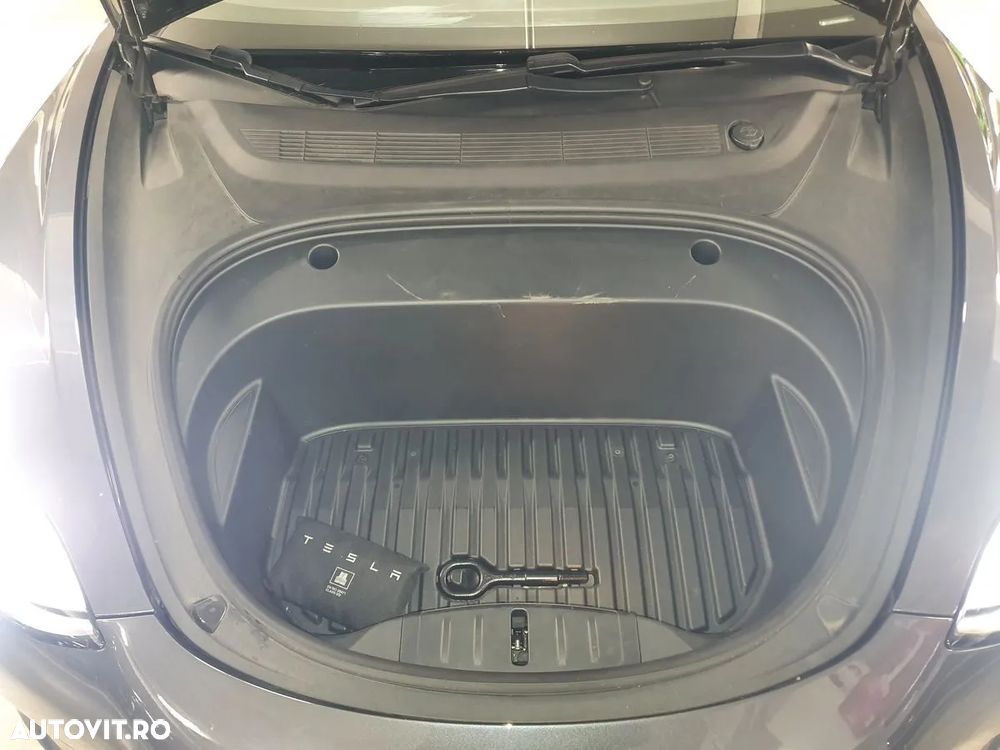 Tesla Model 3 Langstreckenbatterie Allradantrieb Dual Motor - 8