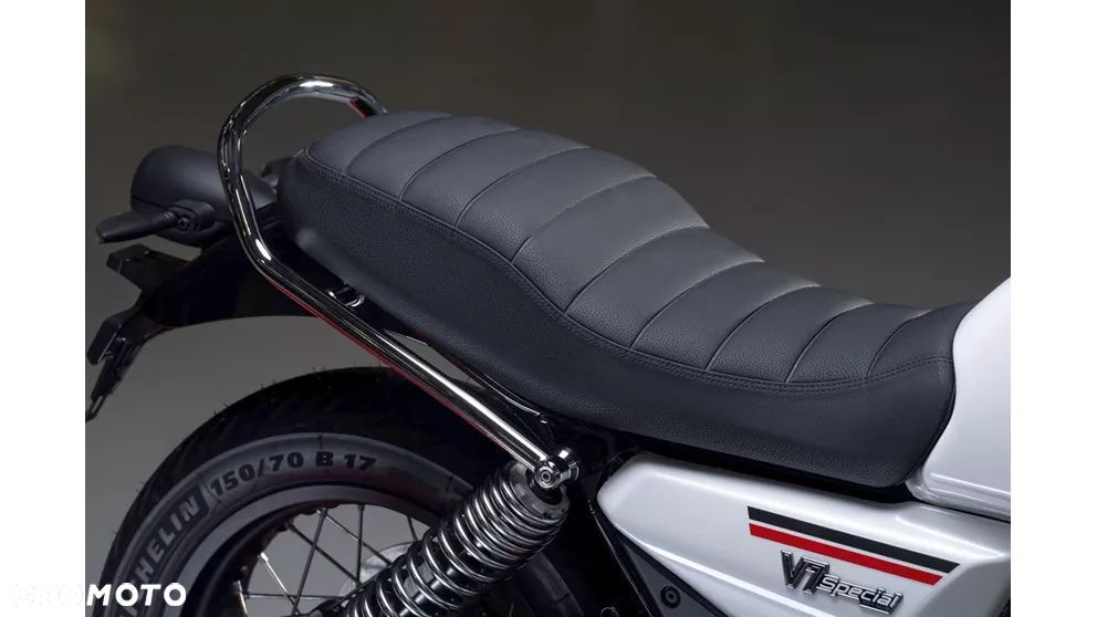 Moto Guzzi V7 - 4