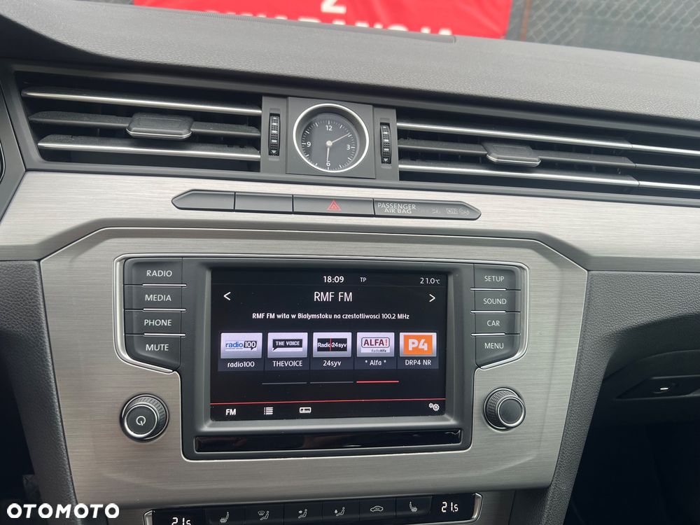 Volkswagen Passat - 8