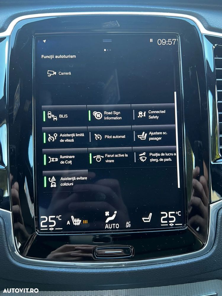 Volvo XC 90 D5 AWD Geartronic RDesign - 10