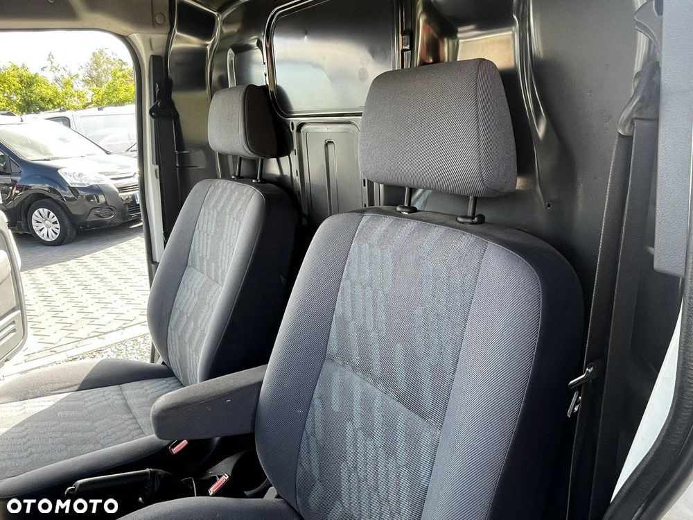 Ford Transit Connect - 9