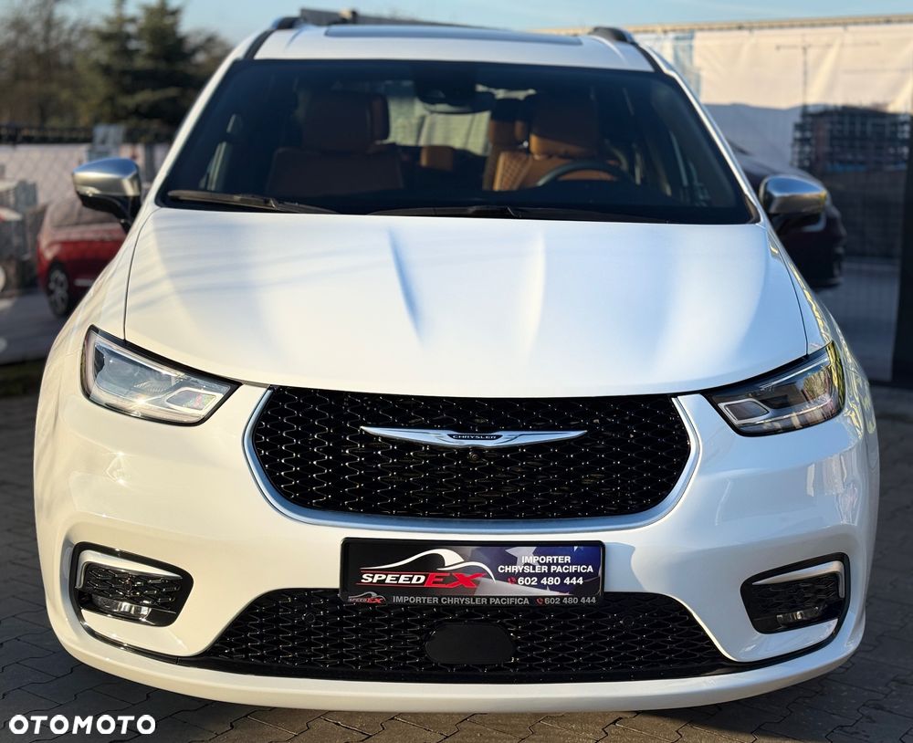 Chrysler Pacifica - 4