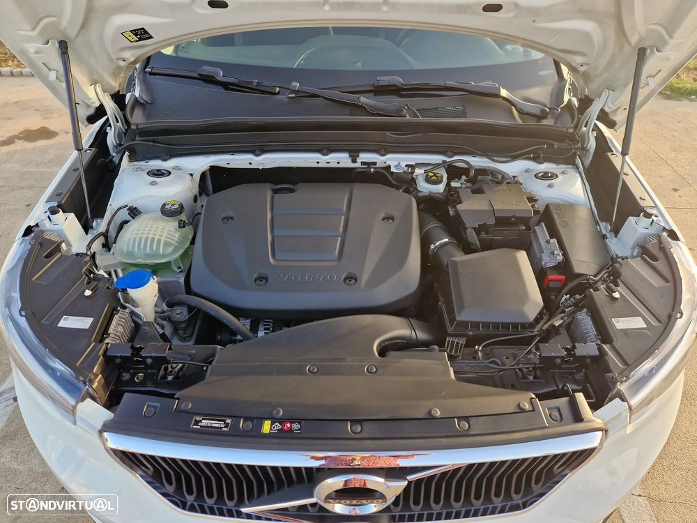 Volvo XC 40 1.5 T3 Momentum Plus - 8