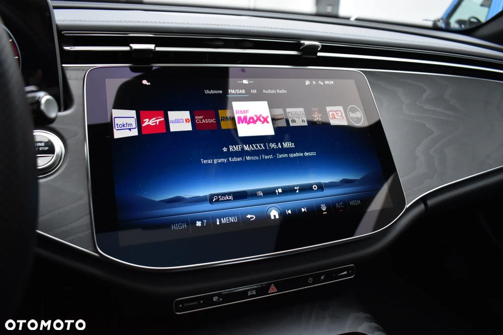 Mercedes-Benz Klasa E 220 d 4-Matic 9G-TRONIC - 18