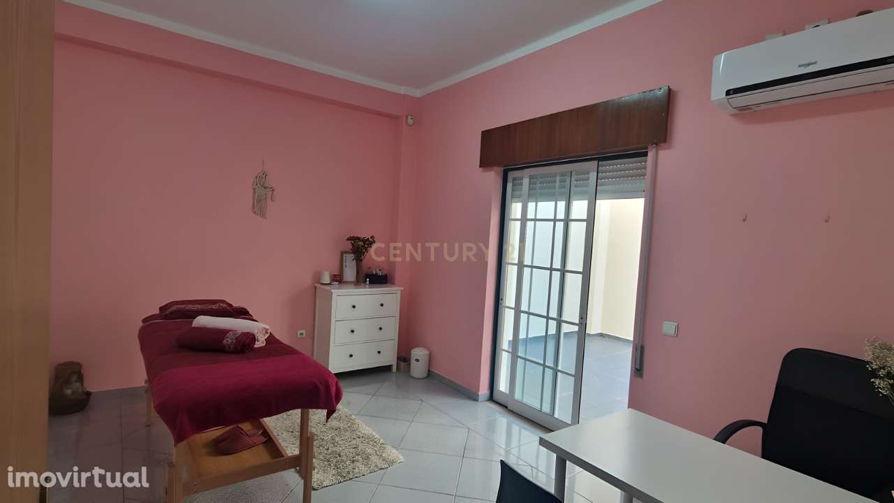 Loja para Arrendamento na EN 125 em Olhão | Excelente Visibilidade - Grande imagem: 4/8