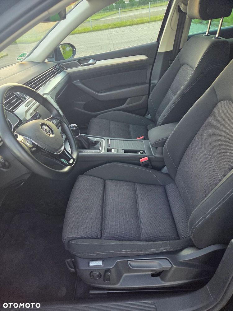 Volkswagen Passat 1.4 TSI ACT (BlueMotion Technology) Highline - 9