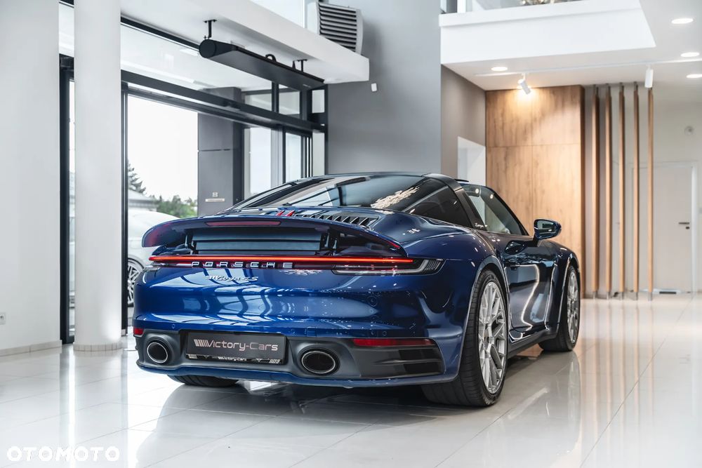 Porsche 911 Targa 4 - 10