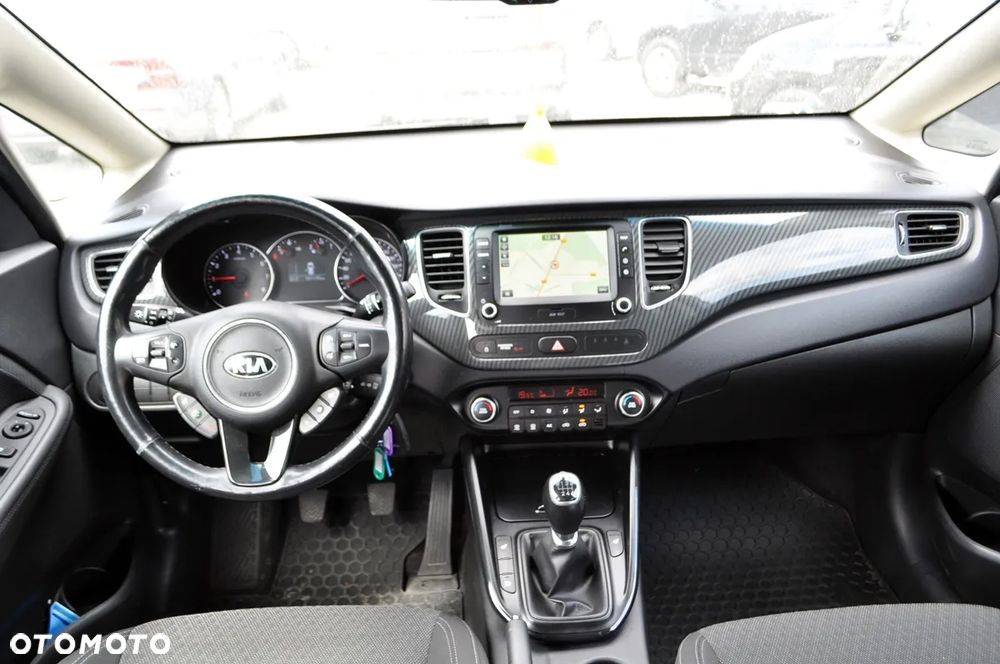 Kia Carens 1.6 GDI L - 23