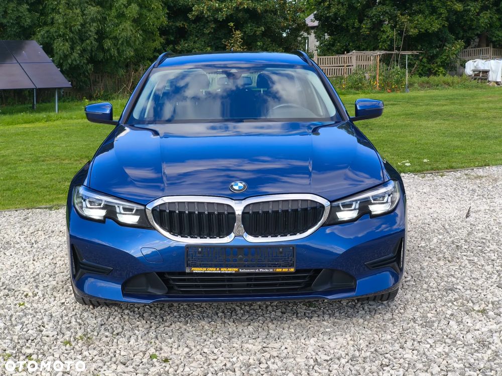 BMW Seria 3 318d - 14