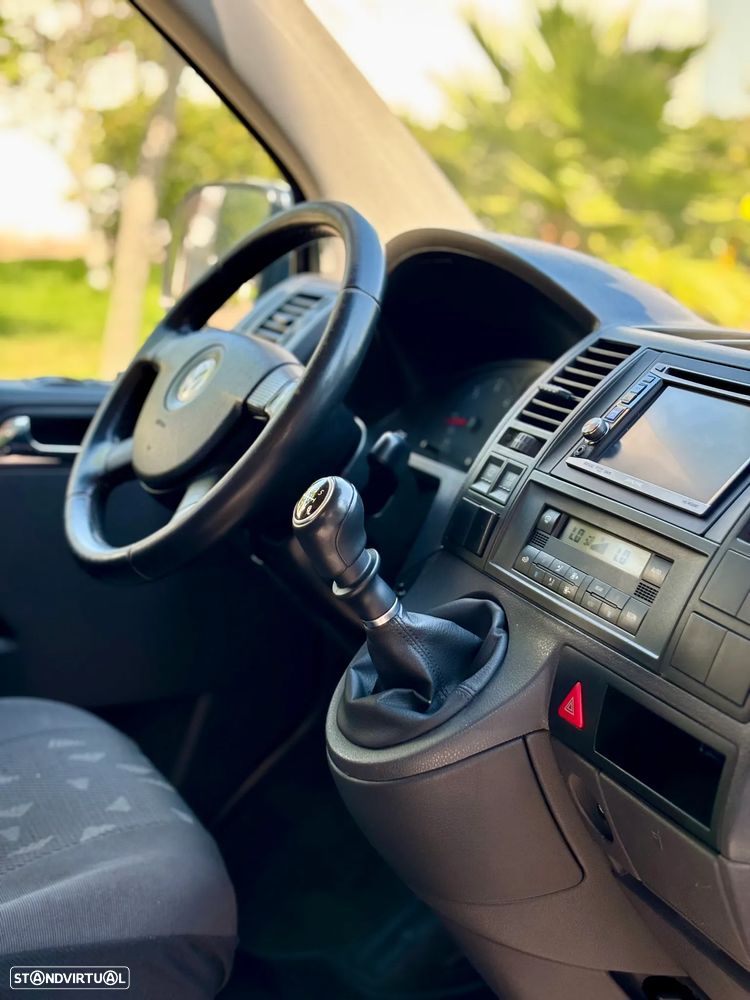 VW Caravelle 2.5 TDi Extra AC 9L - 21