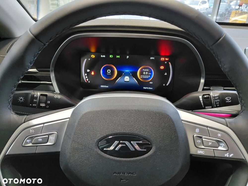 JAC J7 Plus CVT - 13