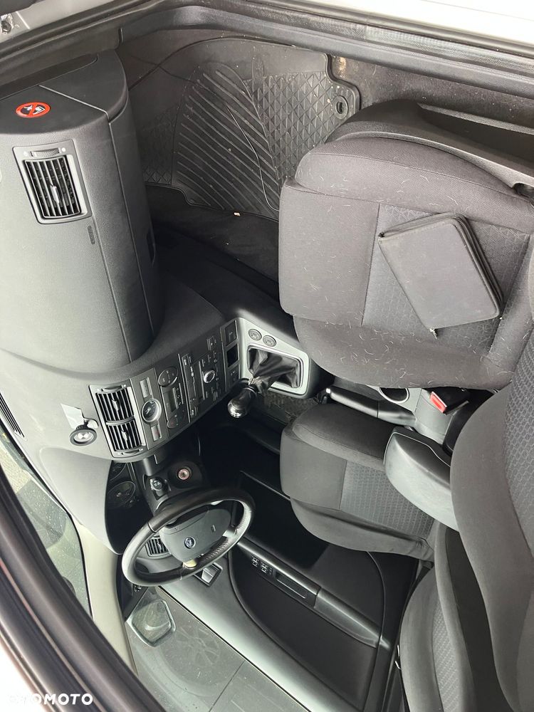 Ford Mondeo 1.8 Ghia - 8
