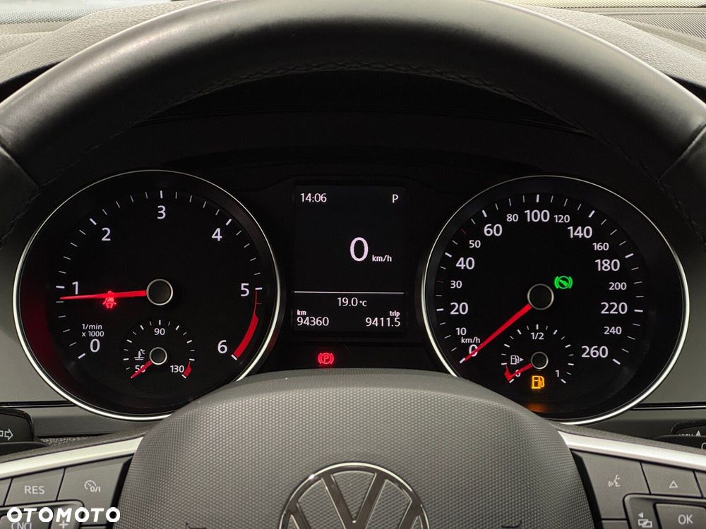 Volkswagen Passat 2.0 TDI EVO Essence DSG - 16