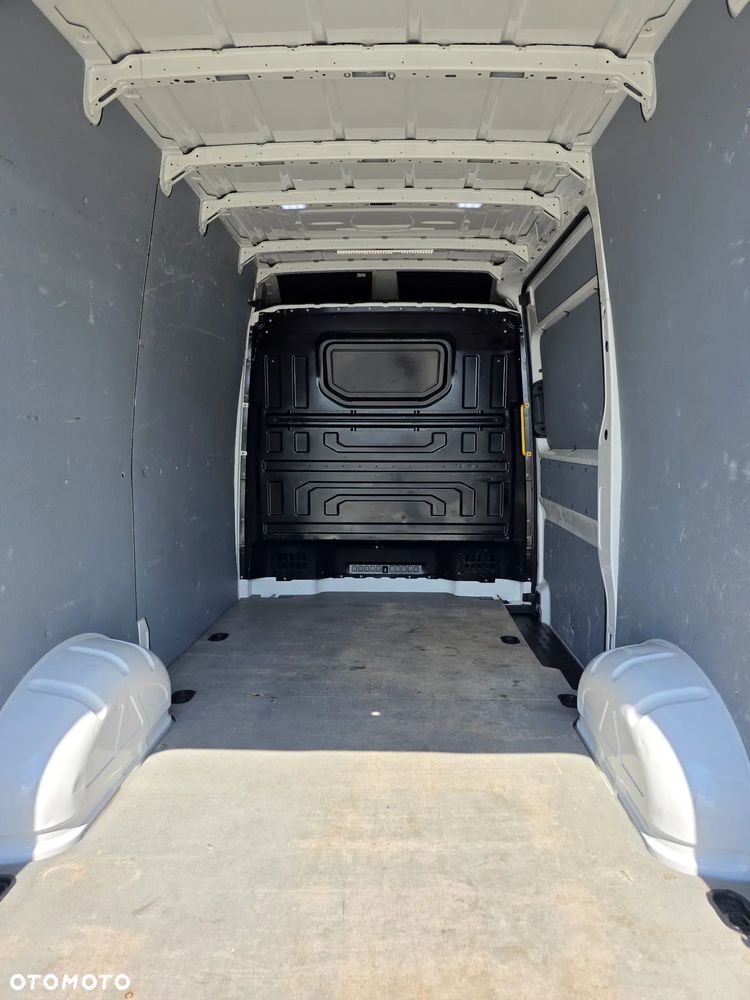 Volkswagen CRAFTER 2,0 TDI 177 KONNY ŚREDNIAK WYSOKI KLIMA WEBASTO GWARANCJA - 29