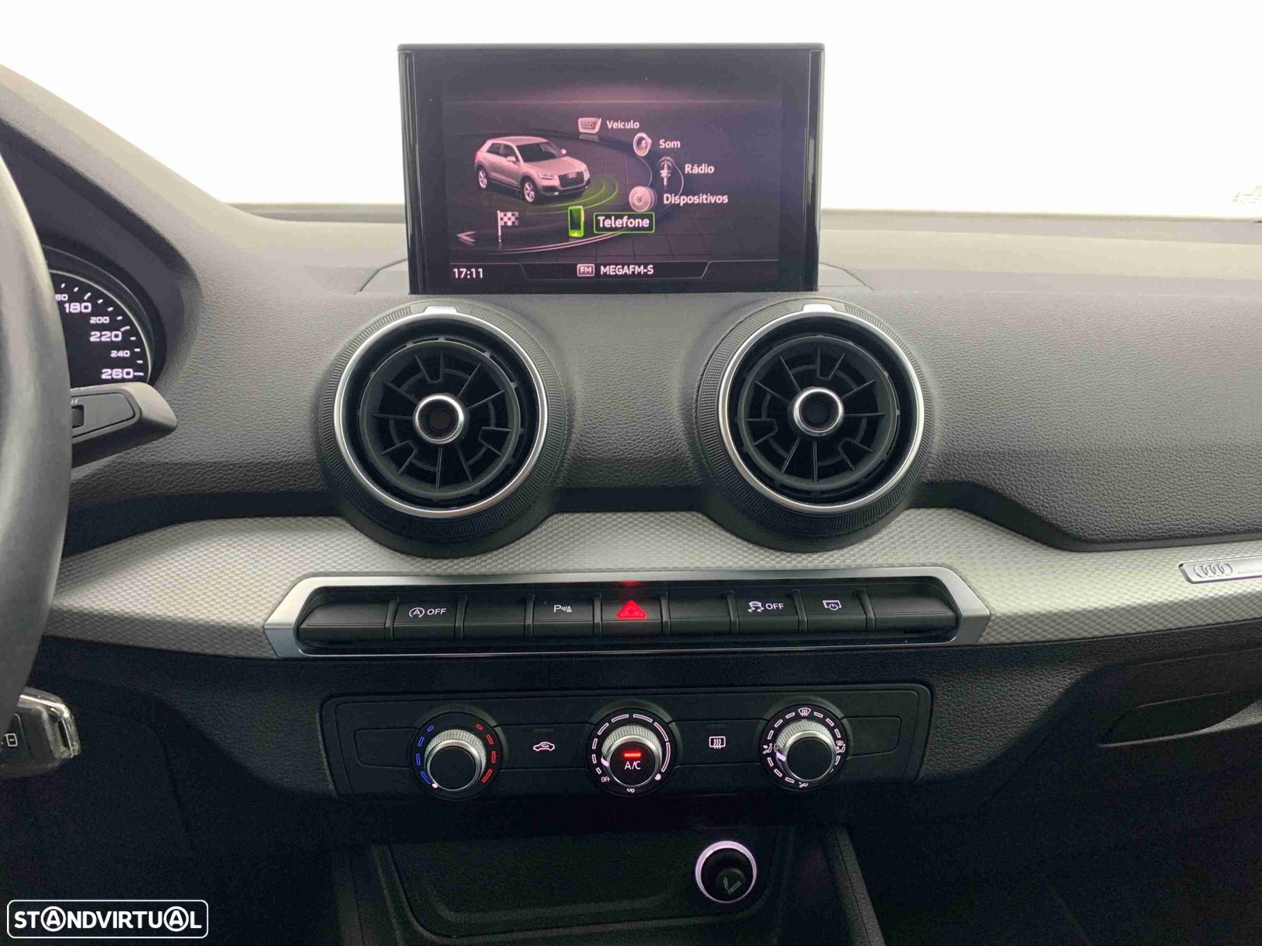 Audi Q2 30 TFSI - 11