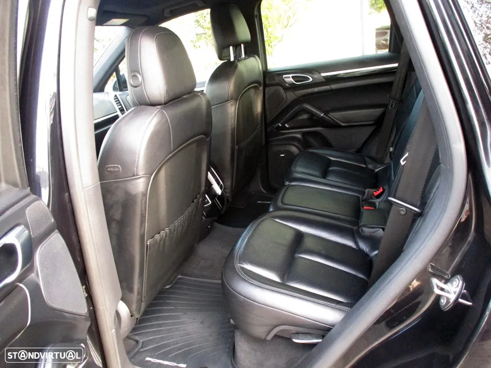 Porsche Cayenne S - 28