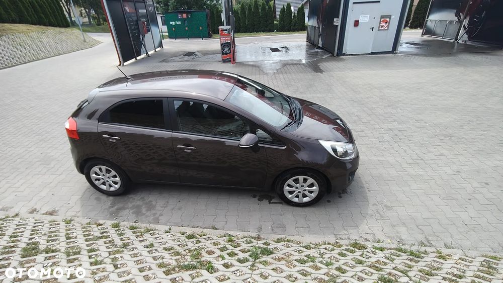 Kia Rio - 5