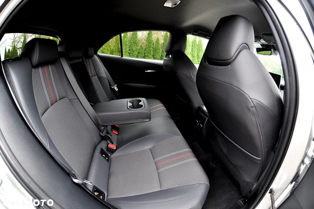 Toyota Corolla 2.0 Hybrid GR Sport - 27