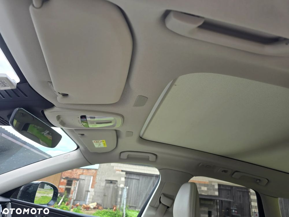 Volvo XC 60 B4 D AWD Plus Dark - 29