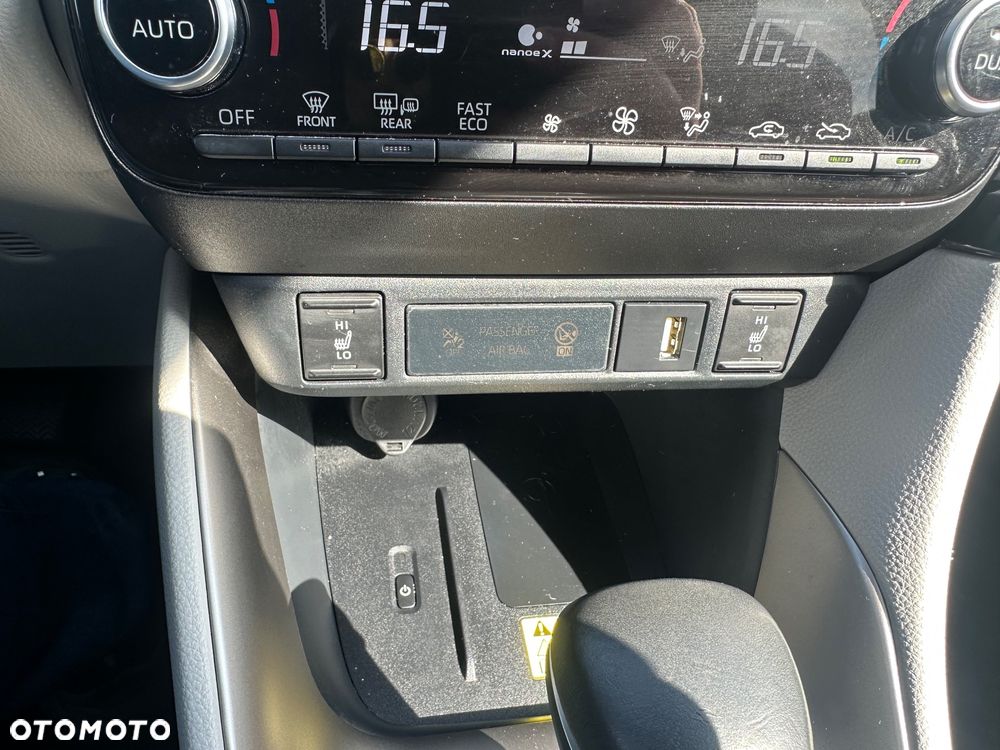 Toyota Yaris Hybrid 1.5 Selection Elegant - 24