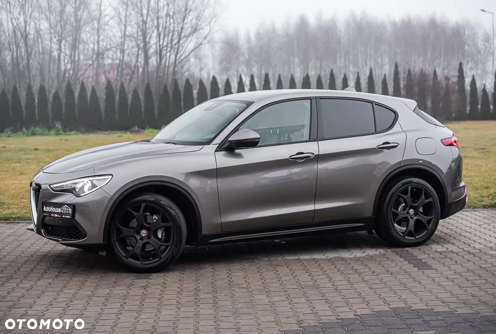 Alfa Romeo Stelvio 2.0 Turbo 16V AT8-Q4 First Edition - 13