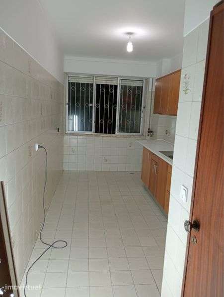 T3 em odivelas 5min do metro - Grande imagem: 2/12