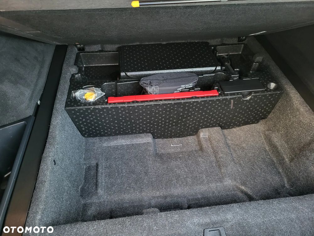 Mercedes-Benz GLE - 32