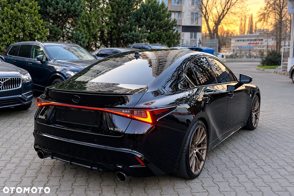 Lexus IS - 7