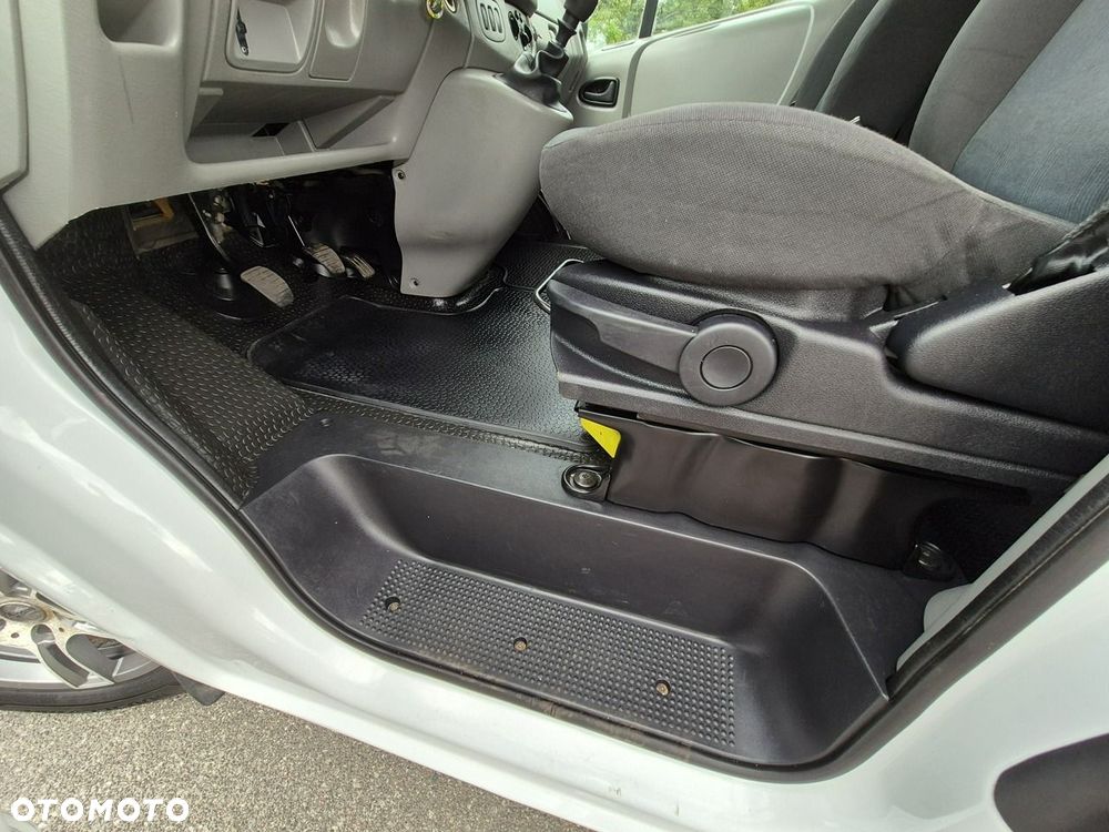 Renault Trafic - 24