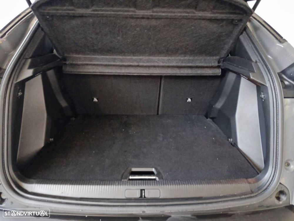 Peugeot 2008 1.2 PureTech GT EAT8 - 6