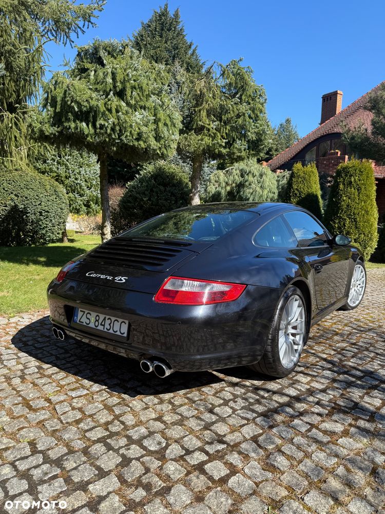 Porsche 911 Carrera 4S - 2