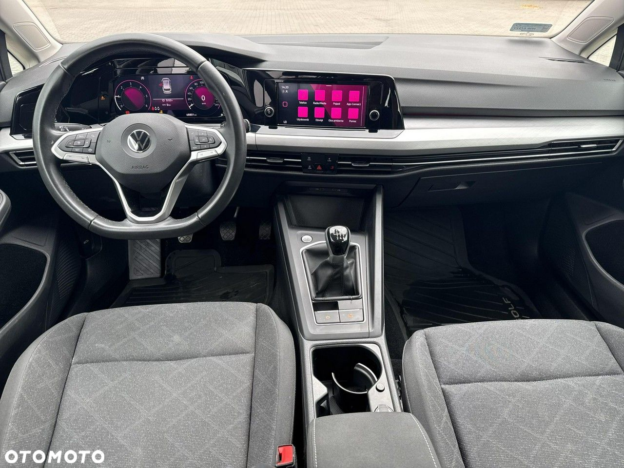 Volkswagen Golf - 22