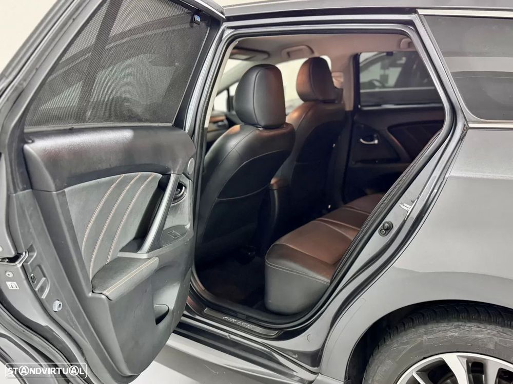 Toyota Avensis Touring Sports 2.0 D-4D Luxury+GPS - 46