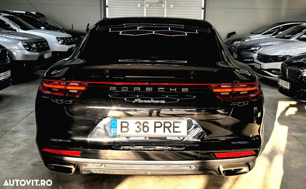 Porsche Panamera 4 - 8